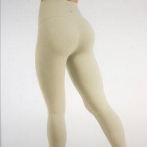 Seamless High-Waist Sculpting Leggings - Cream